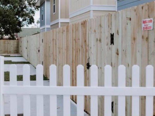 Myrtle Grove Florida Fence Project Photo