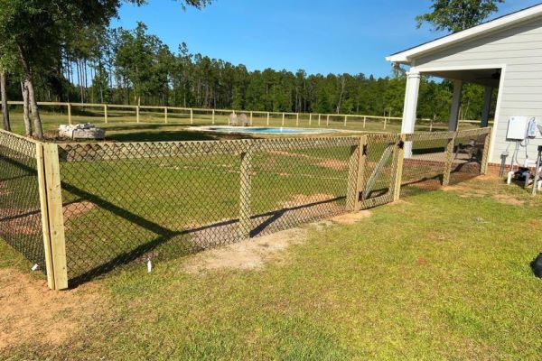 Chain Link fence installation in Milton Florida