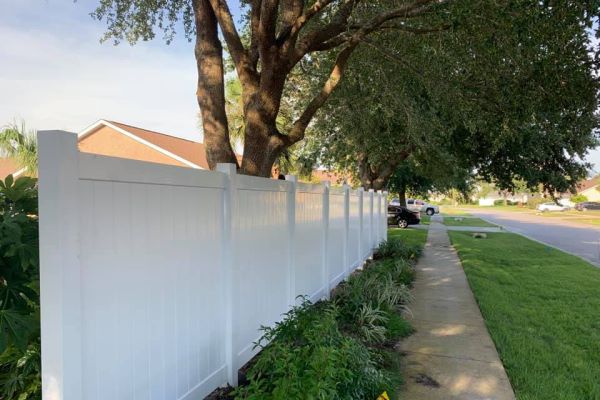 Vinyl fence installation in Pensacola Florida